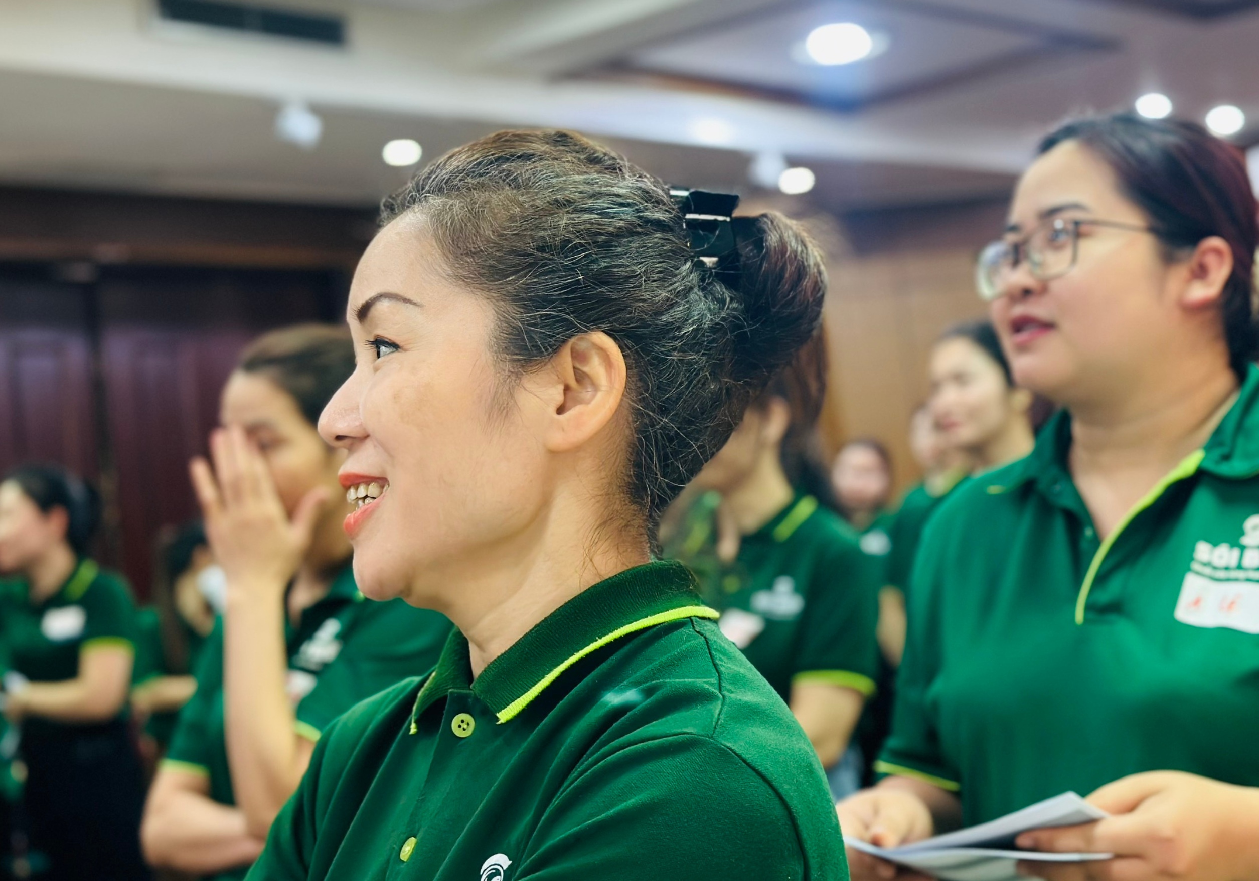 Nhân viên pha cắt